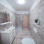 Toncica Апартаменты Трогир