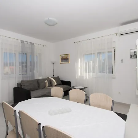 Toncica * Трогір