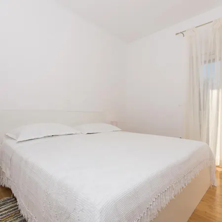 Toncica Трогір