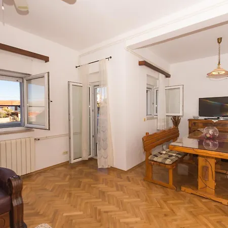 Toncica Трогір