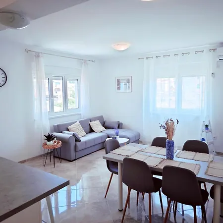 Toncica * Трогір